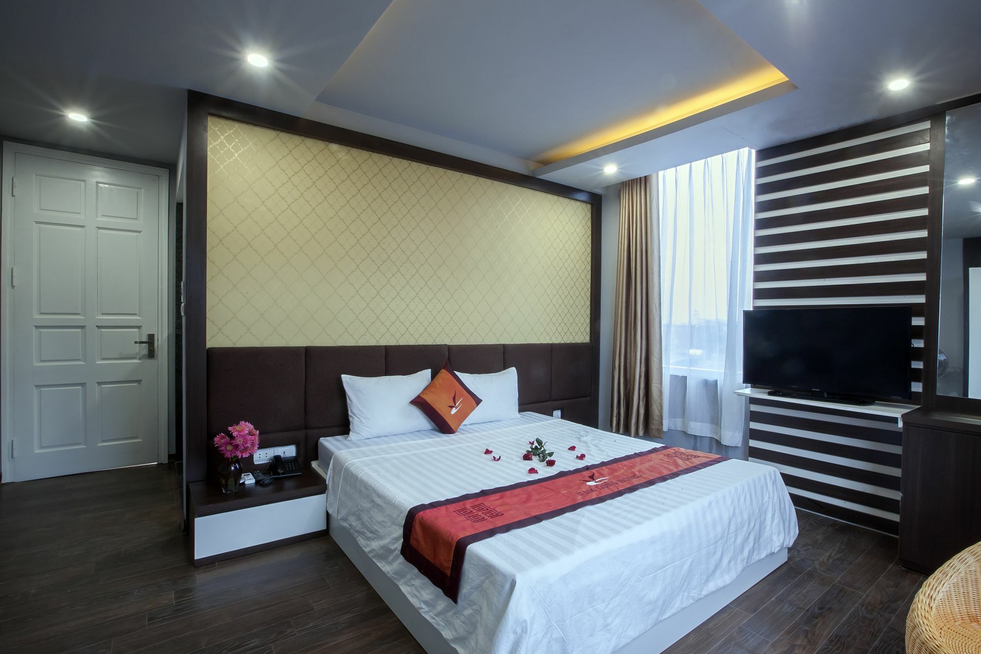 Nam Long Hotel Hanoi Exterior photo