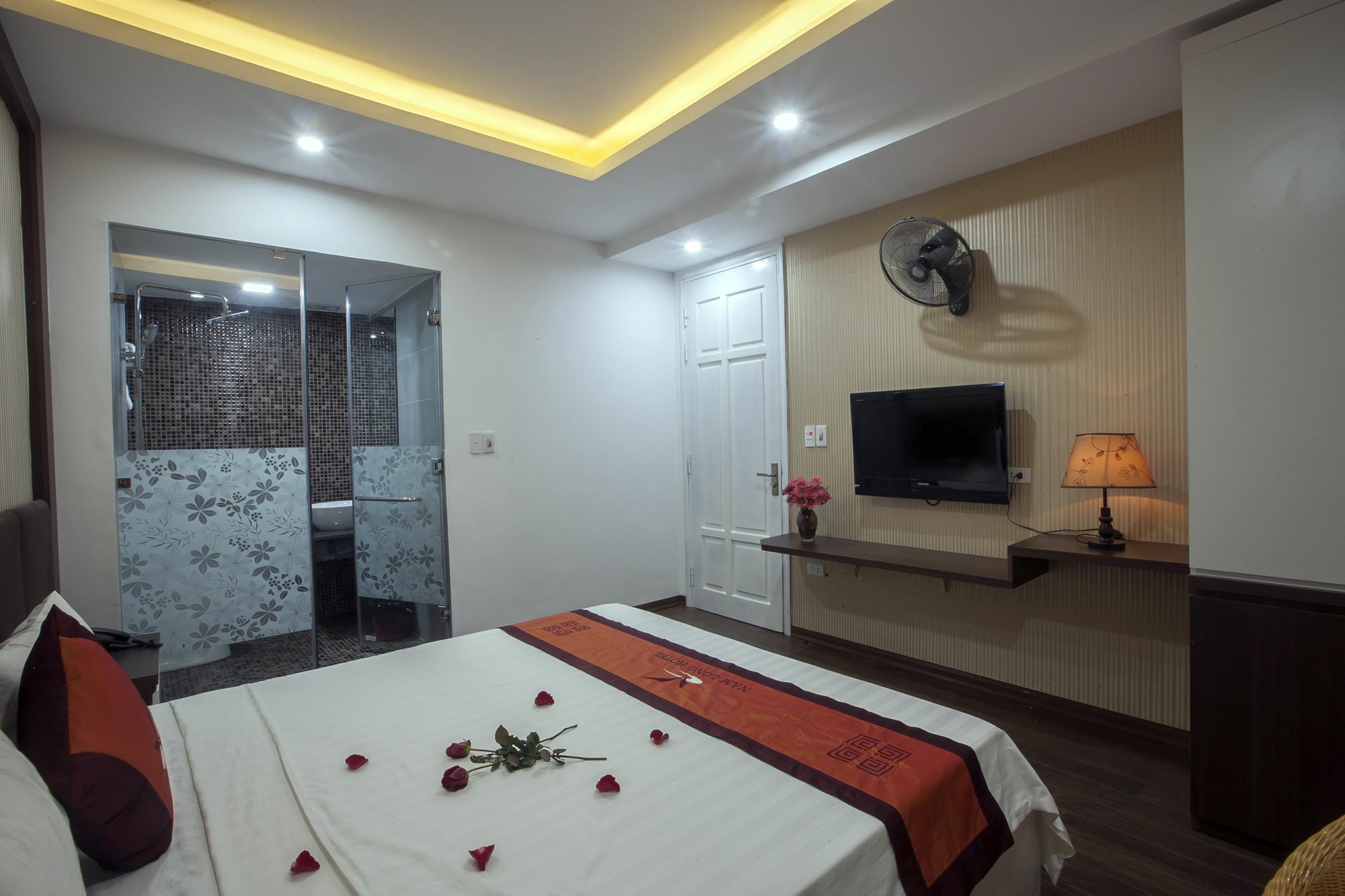 Nam Long Hotel Hanoi Exterior photo