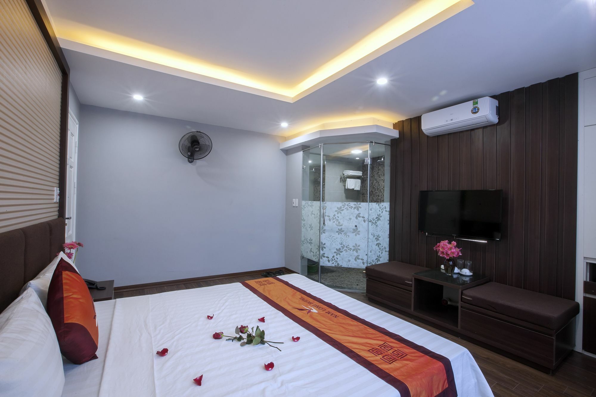 Nam Long Hotel Hanoi Exterior photo